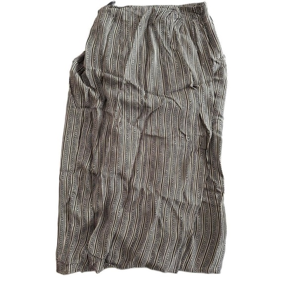 Dresses & Skirts - VINTAGE Chaus Black And White Striped Pattern Long Skirt Good Condition size 16